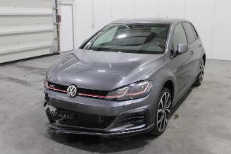 Vaurioauto  passenger cars Volkswagen Golf  2019/5