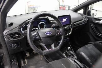 Ford Fiesta  picture 10
