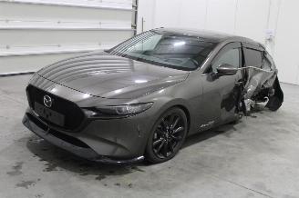 Coche siniestrado Mazda 3  2020/8