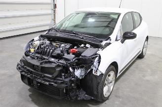 uszkodzony samochody osobowe Renault Clio  2024/2