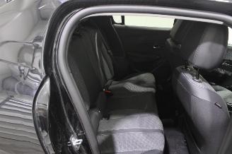 Peugeot 208  picture 11