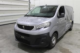 krockskadad bil auto Peugeot Expert  2021/6