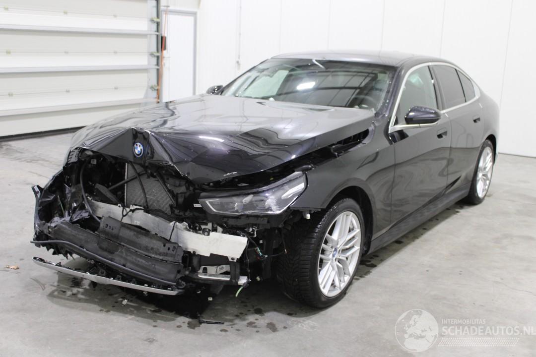 BMW i5 