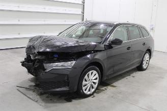 uszkodzony samochody osobowe Skoda Octavia  2025/2