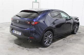 Mazda 3  picture 3