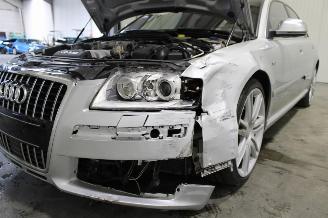Audi S8  picture 18