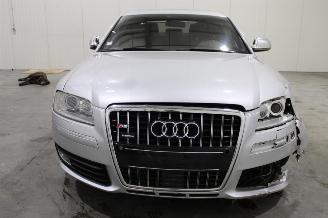 Audi S8  picture 6