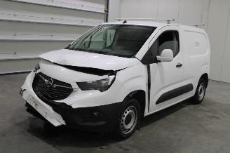krockskadad bil auto Opel Combo  2021/10