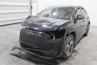 Schadeauto Audi Q4 e-tron 2025/6