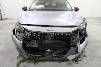 Peugeot 208  picture 6