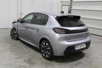 Peugeot 208  picture 4