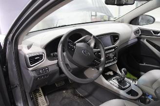 Hyundai Ioniq  picture 13