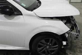 Peugeot 208  picture 6