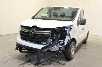 Salvage car Renault Trafic  2025/1