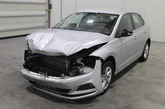 damaged passenger cars Volkswagen Polo  2018/6