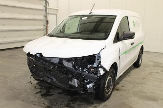 Damaged car Renault Kangoo  2024/12