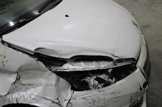 Peugeot 208  picture 23