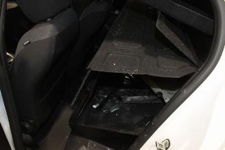 Peugeot 208  picture 22