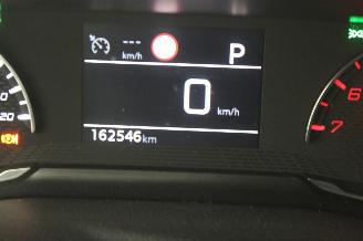 Peugeot 2008  picture 14