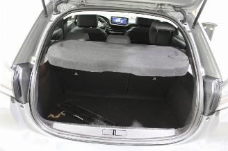 Peugeot 208  picture 15