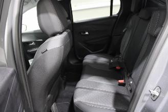 Peugeot 208  picture 10