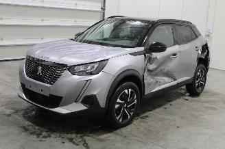 damaged passenger cars Peugeot 2008  2023/6