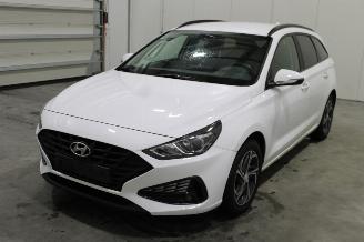 damaged passenger cars Hyundai I-30 i30 2020/11