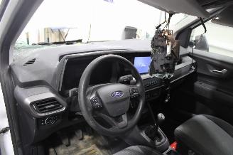 Ford Transit  picture 10