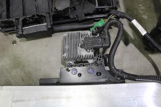 Peugeot 208  picture 17