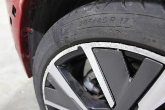 Peugeot 208  picture 24
