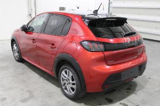 Peugeot 208  picture 4