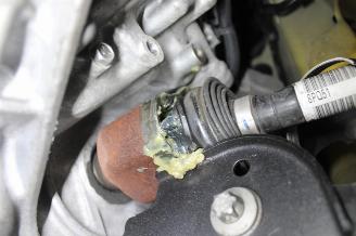 Peugeot 208  picture 16