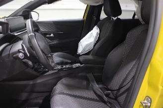 Peugeot 208  picture 10