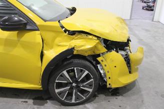 Peugeot 208  picture 6