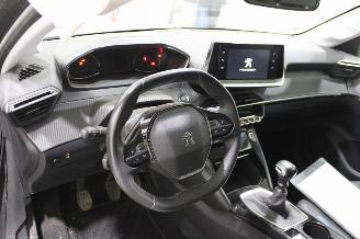 Peugeot 208  picture 9