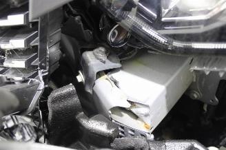 Peugeot 208  picture 17