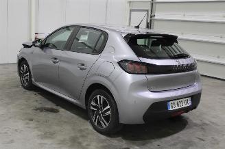 Peugeot 208  picture 4