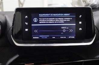 Peugeot 208  picture 13
