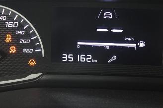 Peugeot 208  picture 12
