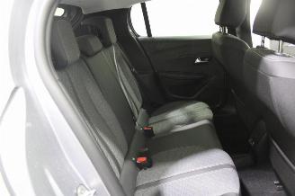 Peugeot 208  picture 11