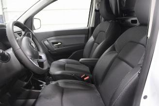 Renault Express  picture 11