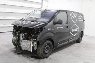 krockskadad bil auto Toyota ProAce CITY 2024/6