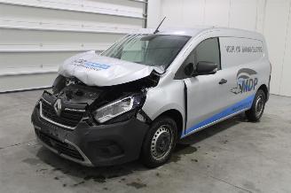 krockskadad bil auto Renault Kangoo  2024/6