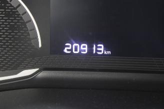 Peugeot 208  picture 12