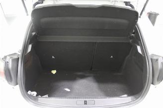 Peugeot 208  picture 17