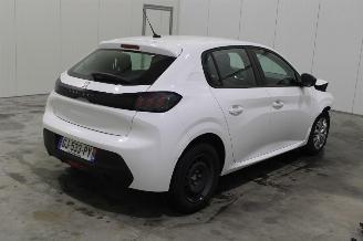 Peugeot 208  picture 3