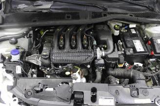 Peugeot 208  picture 15