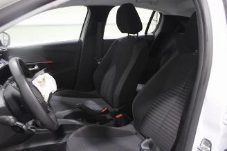 Peugeot 208  picture 10