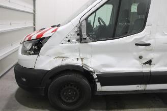 Ford Transit  picture 7