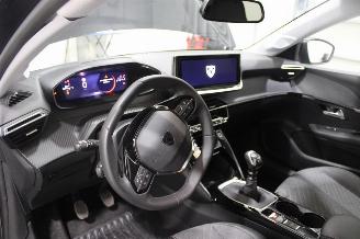 Peugeot 208  picture 10